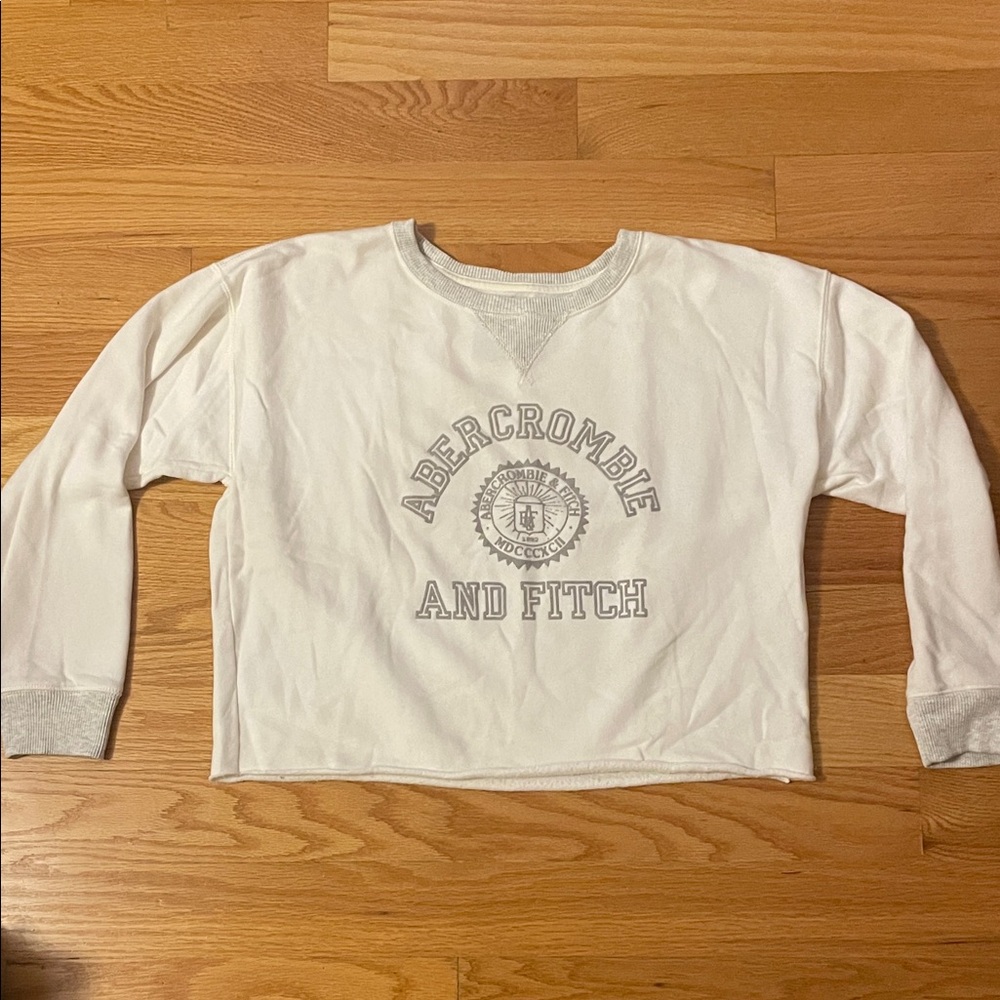 Abercrombie & Fitch White Long Sleeve Sweater